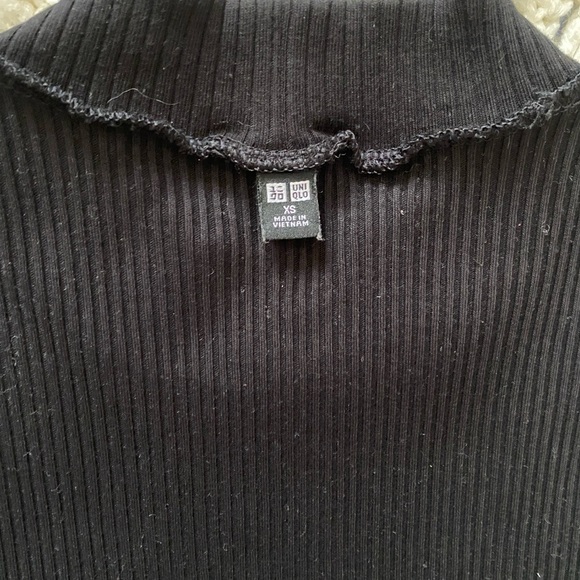 🔺UNIQLO CROP TOP RIBBED SLEEVELESS/ BLACK / XS 🖤 - Picture 4 of 7